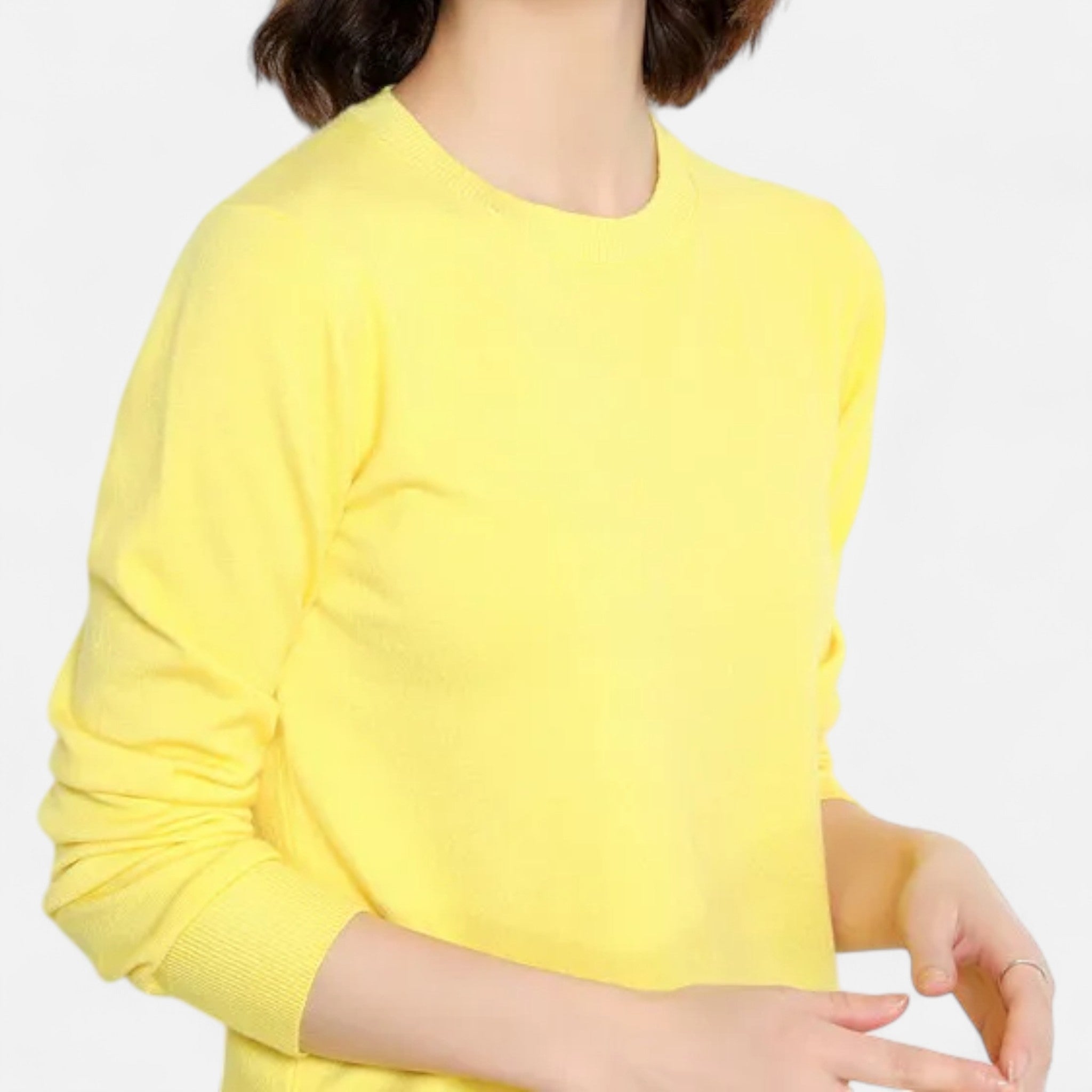 AVANTI – WOMEN’S WOOL O-NECK SWEATER